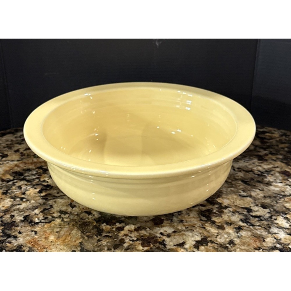 Fiestaware Fiesta Pale Yellow Serving Vegetable Bowl 8 Inch USA HLC